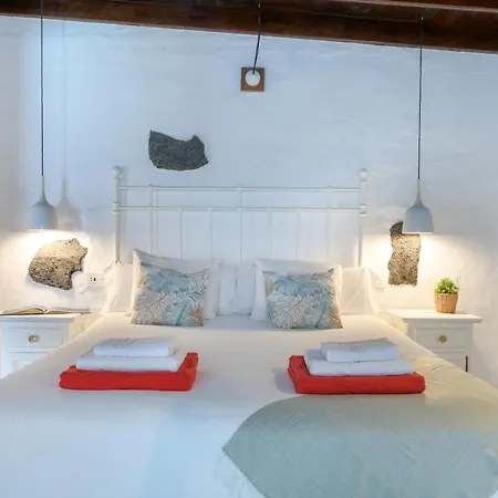 La Casa Del Medianero