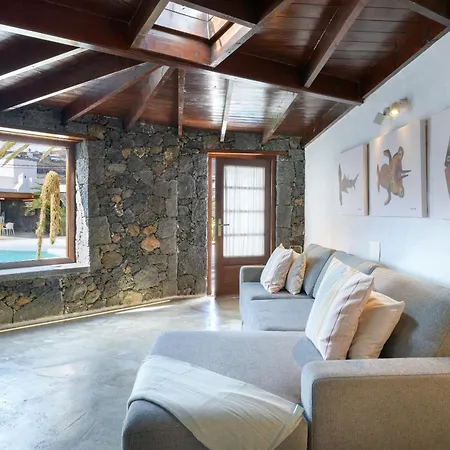 La Casa Del Medianero