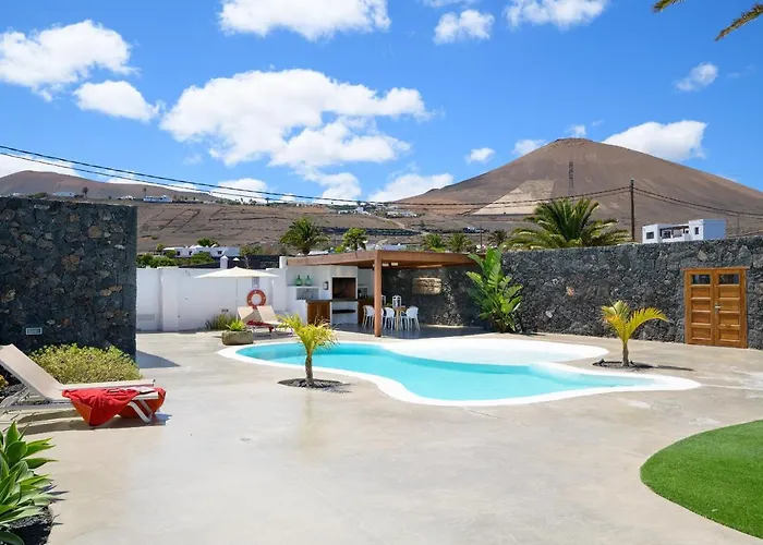 La Casa Del Medianero