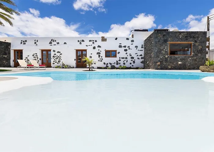 La Casa Del Medianero Mácher