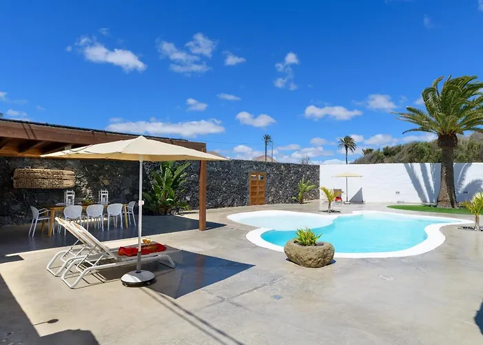 La Casa Del Medianero *