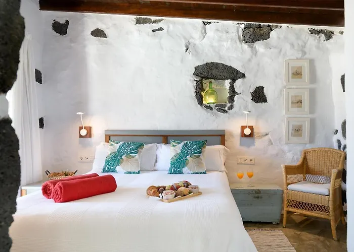 La Casa Del Medianero *