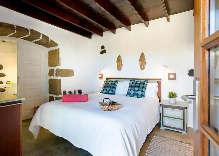 La Casa Del Medianero