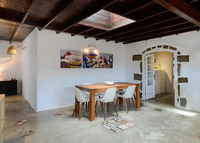 La Casa Del Medianero *