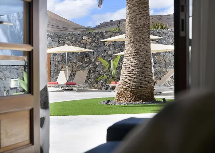 La Casa Del Medianero