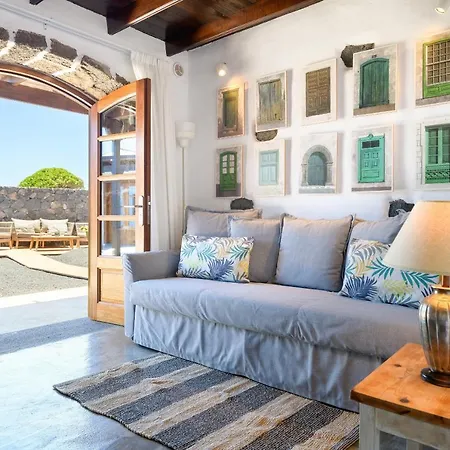 La Casa Del Medianero * Mácher