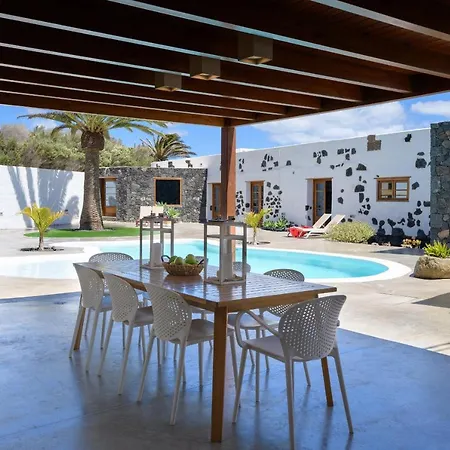 La Casa Del Medianero * Mácher