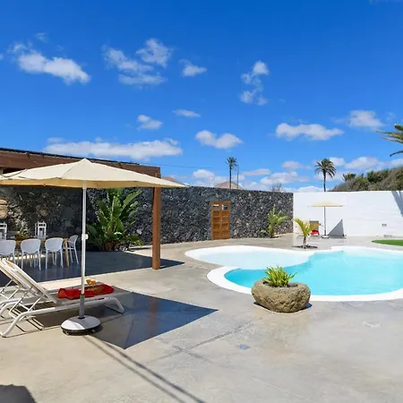 La Casa Del Medianero *