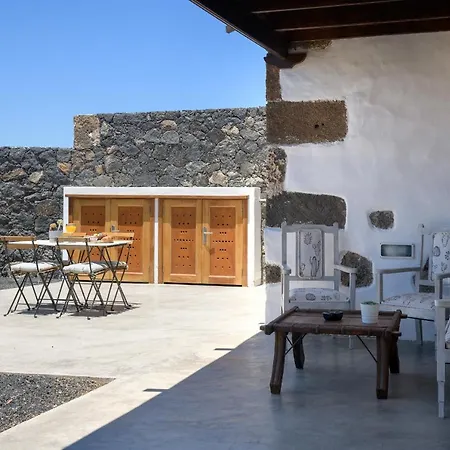 La Casa Del Medianero