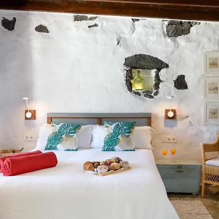 La Casa Del Medianero *