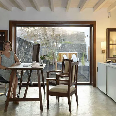 La Casa Del Medianero