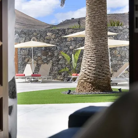 La Casa Del Medianero