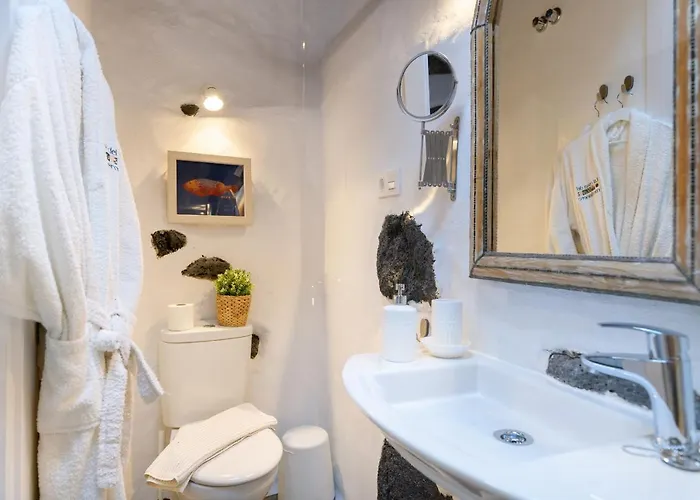 La Casa Del Medianero *