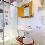La Casa Del Medianero